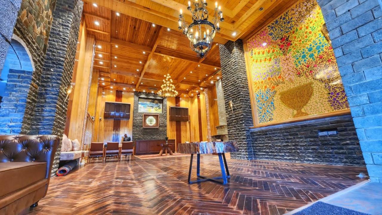 ホテル The Walnut Creek Pahalgām エクステリア 写真